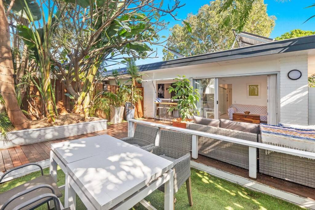 Alfred St Bungalow Steps from the Beach Pets OK