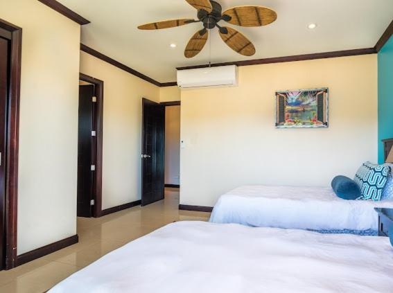 Beachfront Diamante del Sol 601S