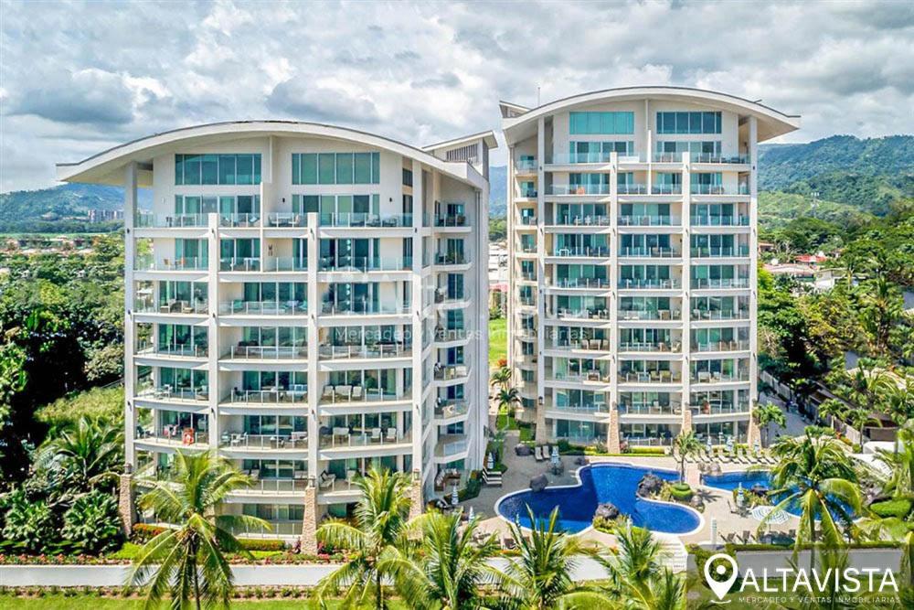Beachfront Diamante del Sol 601S