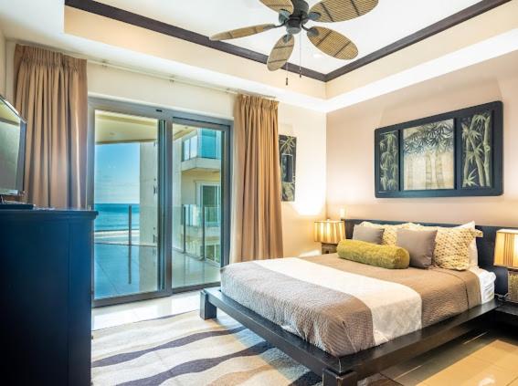 Beachfront Diamante del Sol 601S