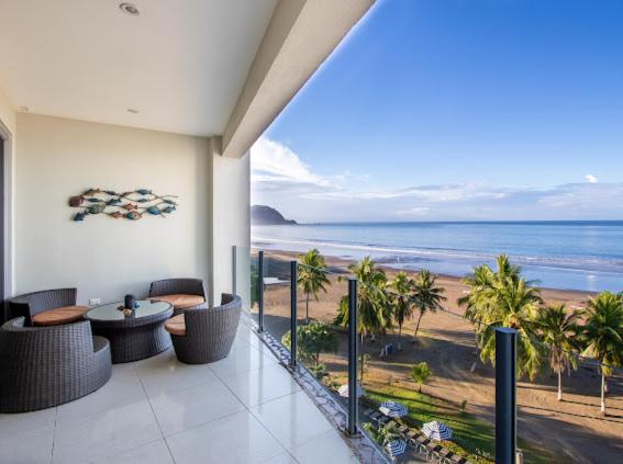 Beachfront Diamante del Sol 601S