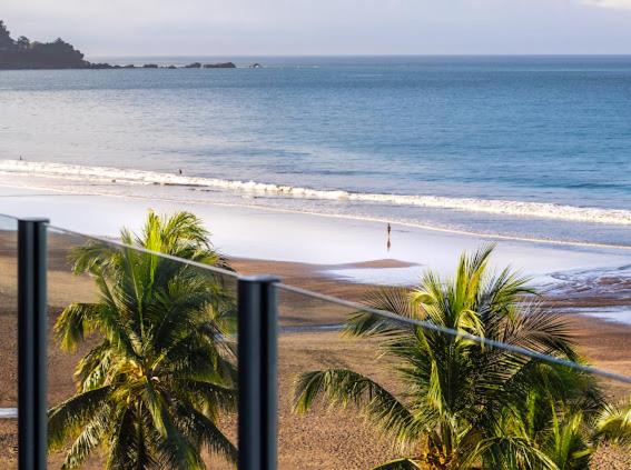Beachfront Diamante del Sol 601S