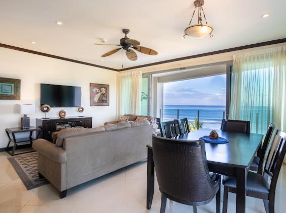 Beachfront Diamante del Sol 601S