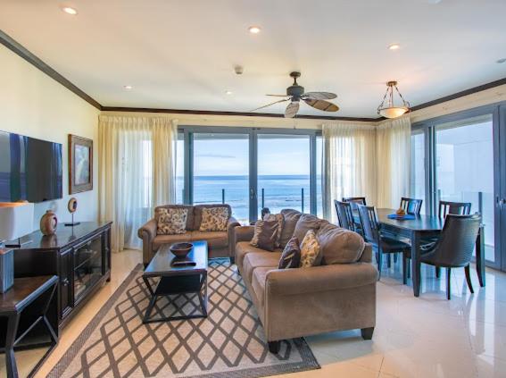 Beachfront Diamante del Sol 601S