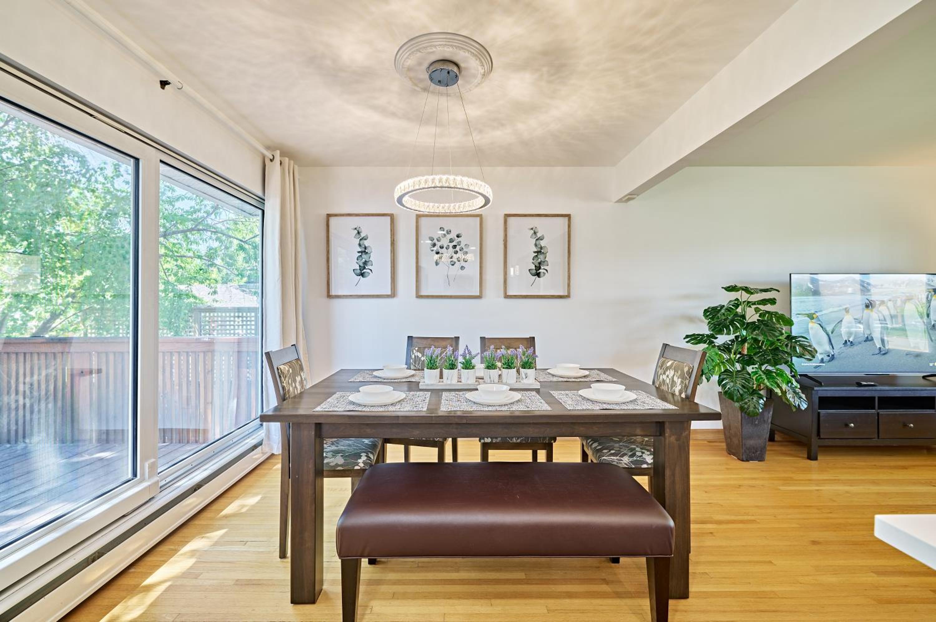 Chinook Executive House
