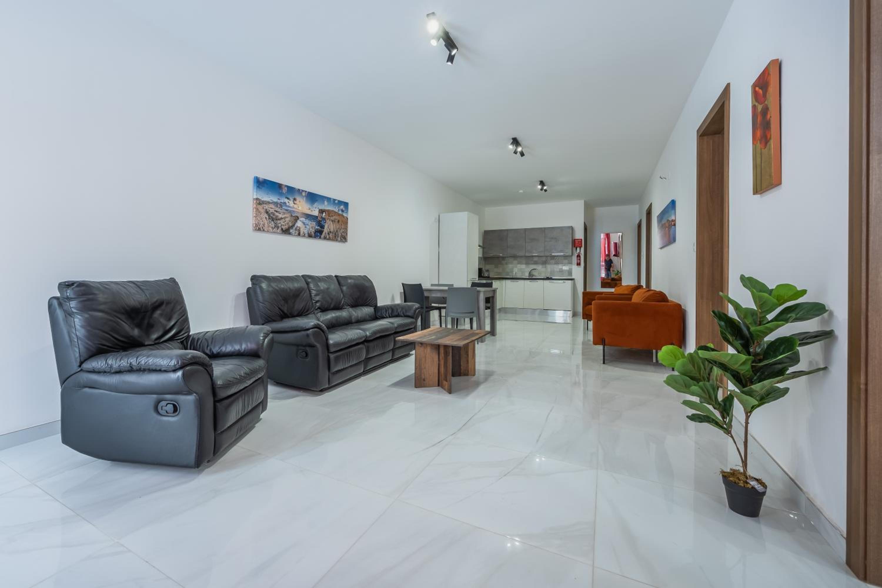 Seabreeze apartment by SF HOMES - meters away from the beach & pools photo 2