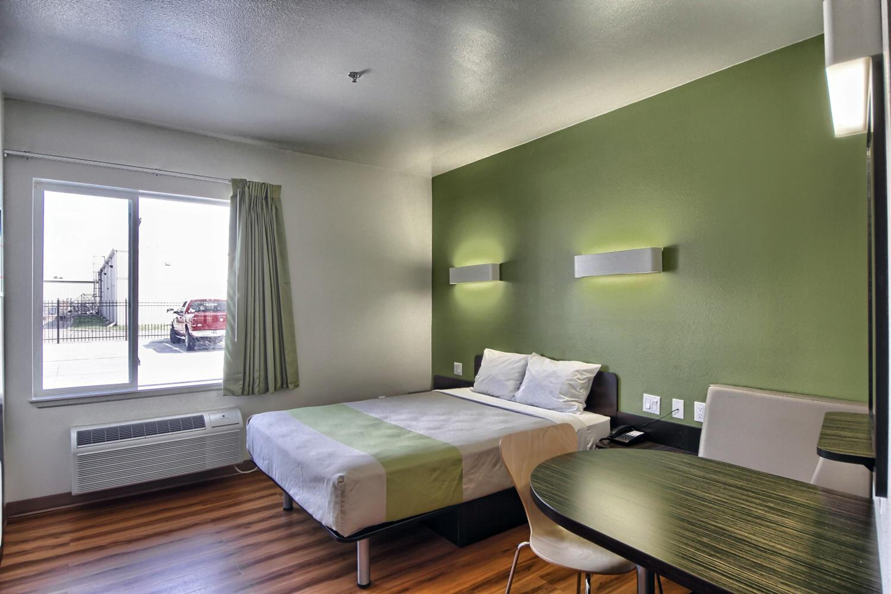 Motel 6-Weslaco, TX - Property Image 7