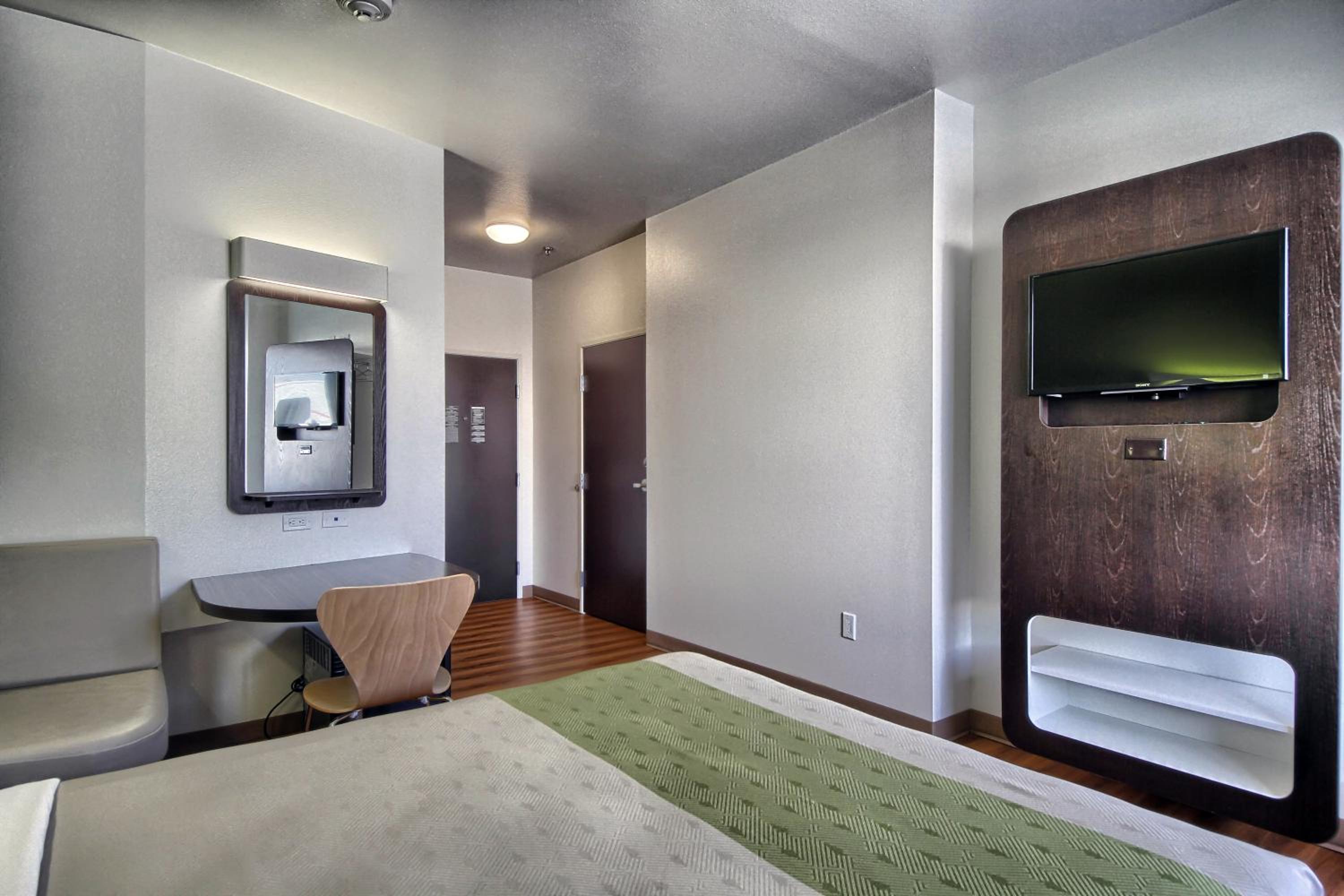 Motel 6-Weslaco, TX - Property Image 4