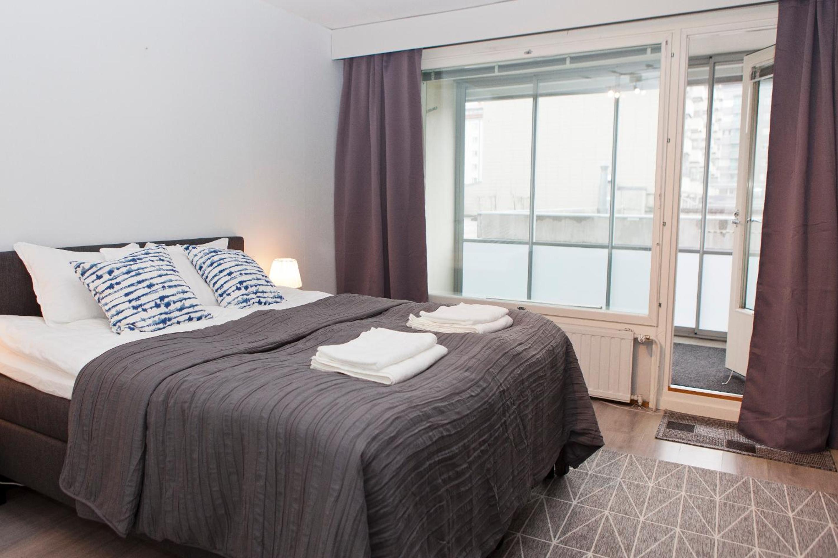 Center located, two-room flat with patio and WiFi view 2