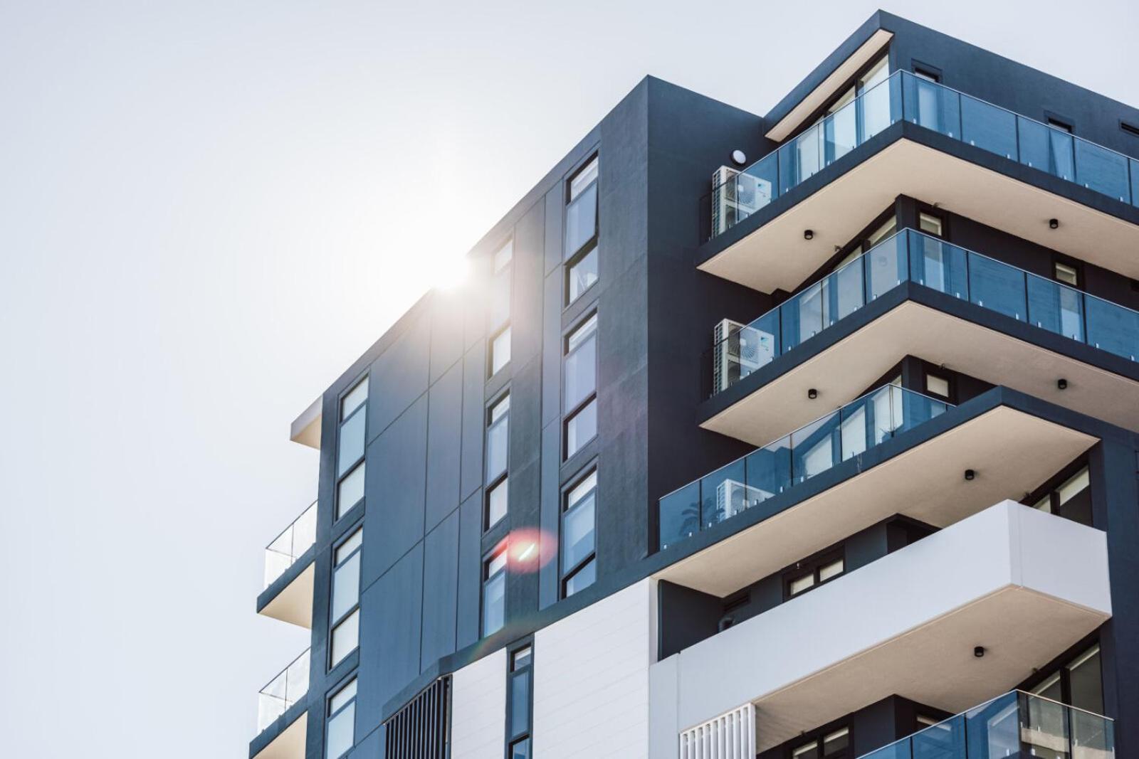 Harbour Towers Apartments, Free Parking & Tram Access - Hello Newcastle Accommodations