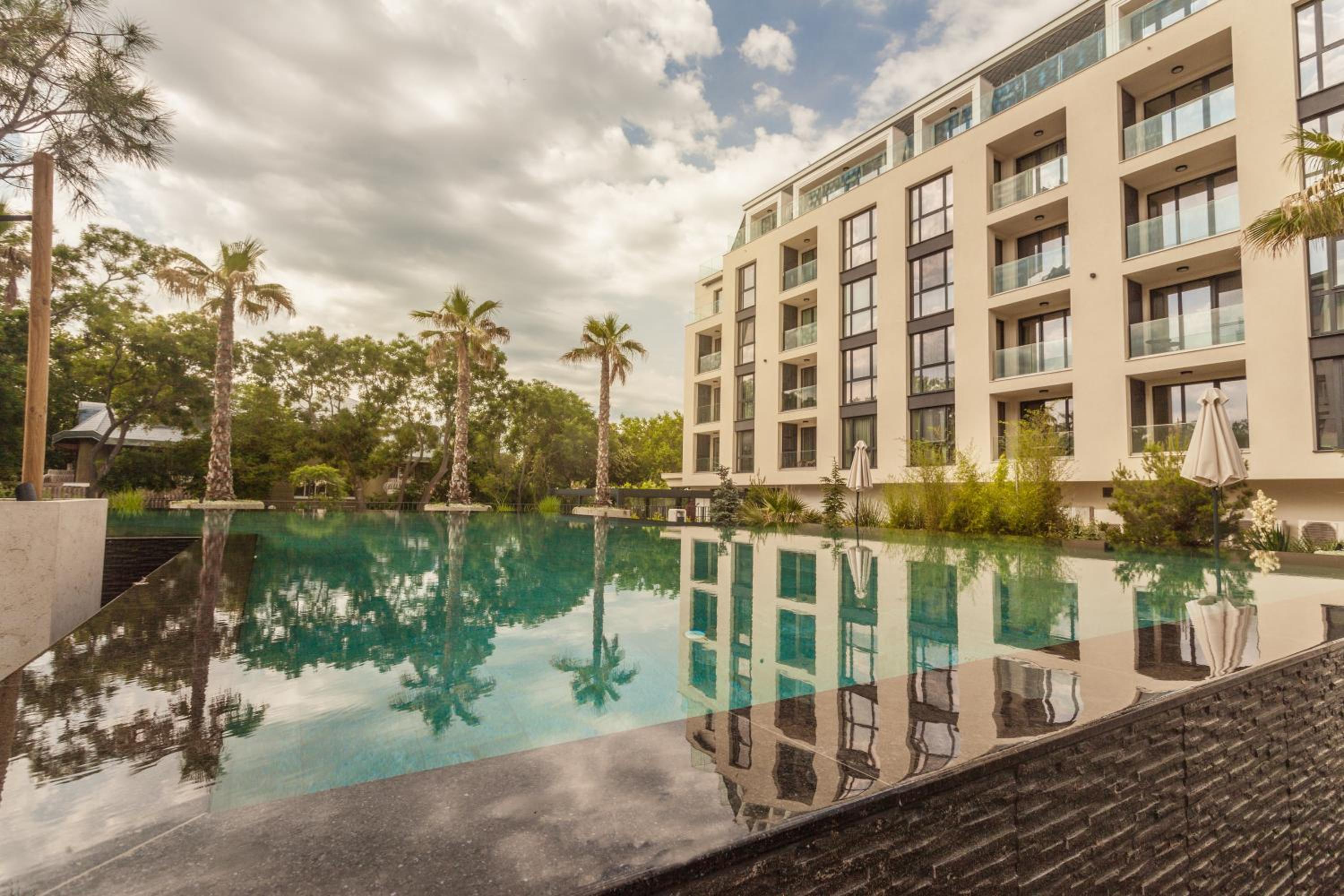 Azur Premium Resort