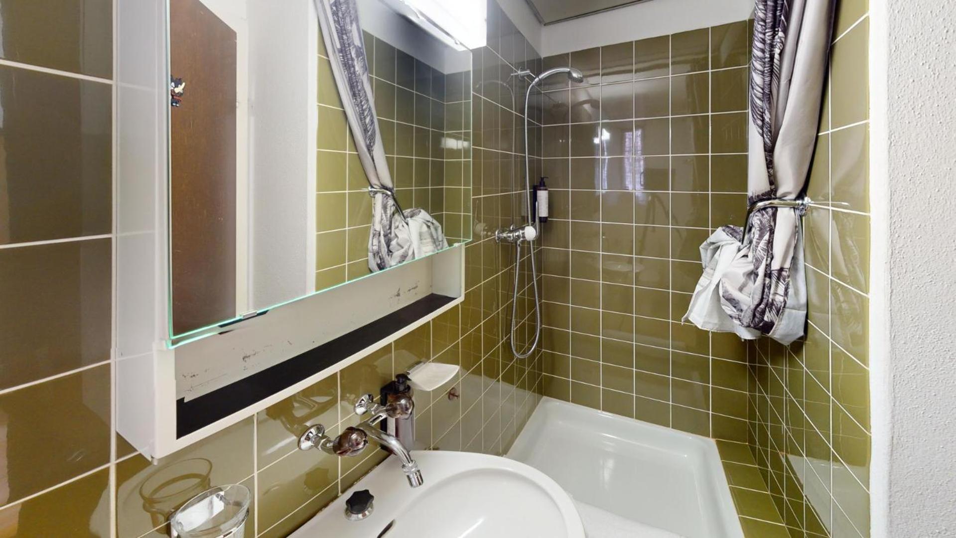 Solution-Grischun - Zentral - Balkon - Kaffe,Tee - Etagenbett