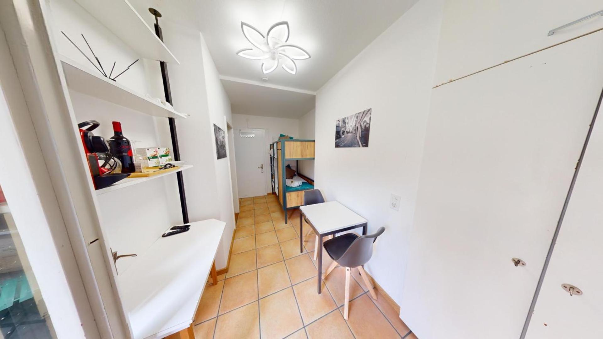 Solution-Grischun - Zentral - Balkon - Kaffe,Tee - Etagenbett
