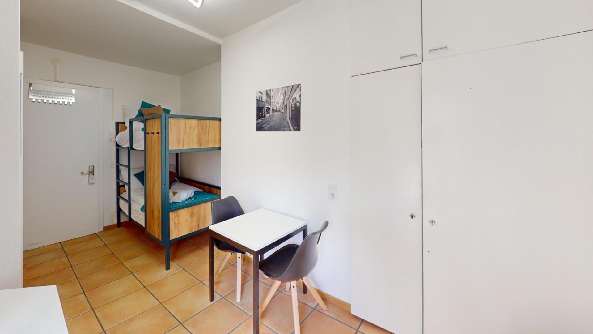 Solution-Grischun - Zentral - Balkon - Kaffe,Tee - Etagenbett