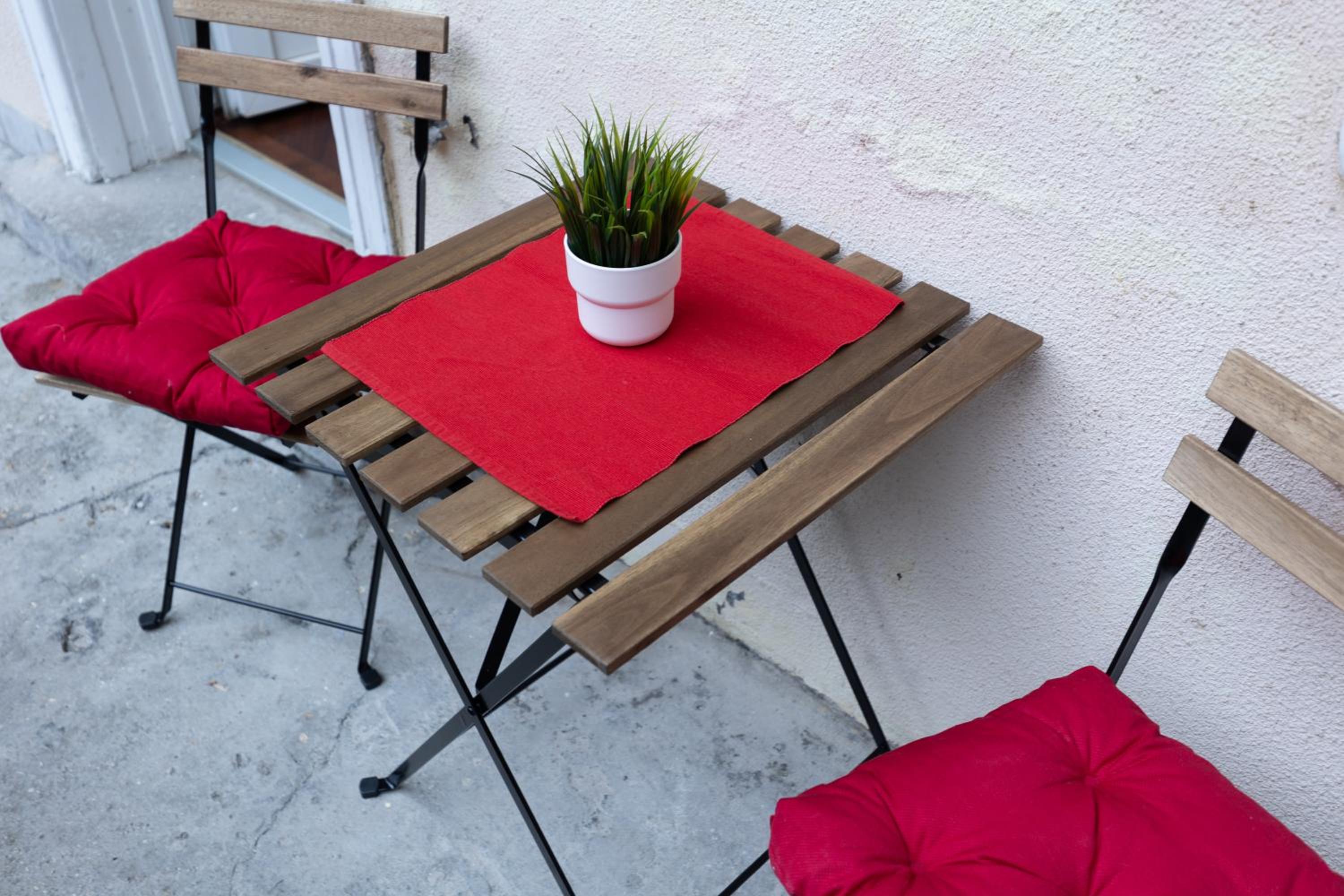 Red Fusion Apartment