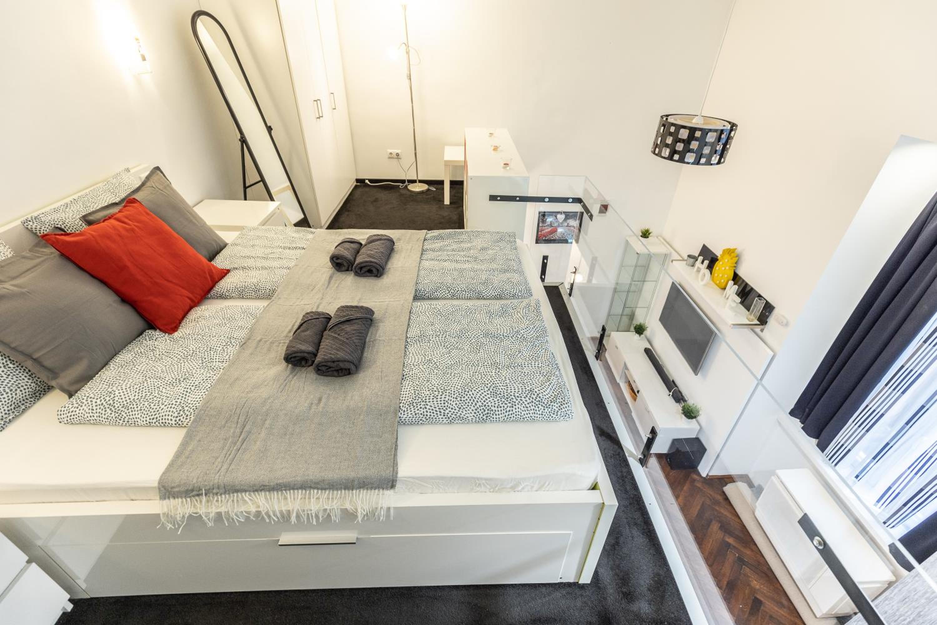 Red Fusion Apartment