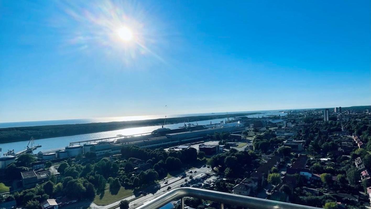 25-th Floor Sea View Apartment view 3