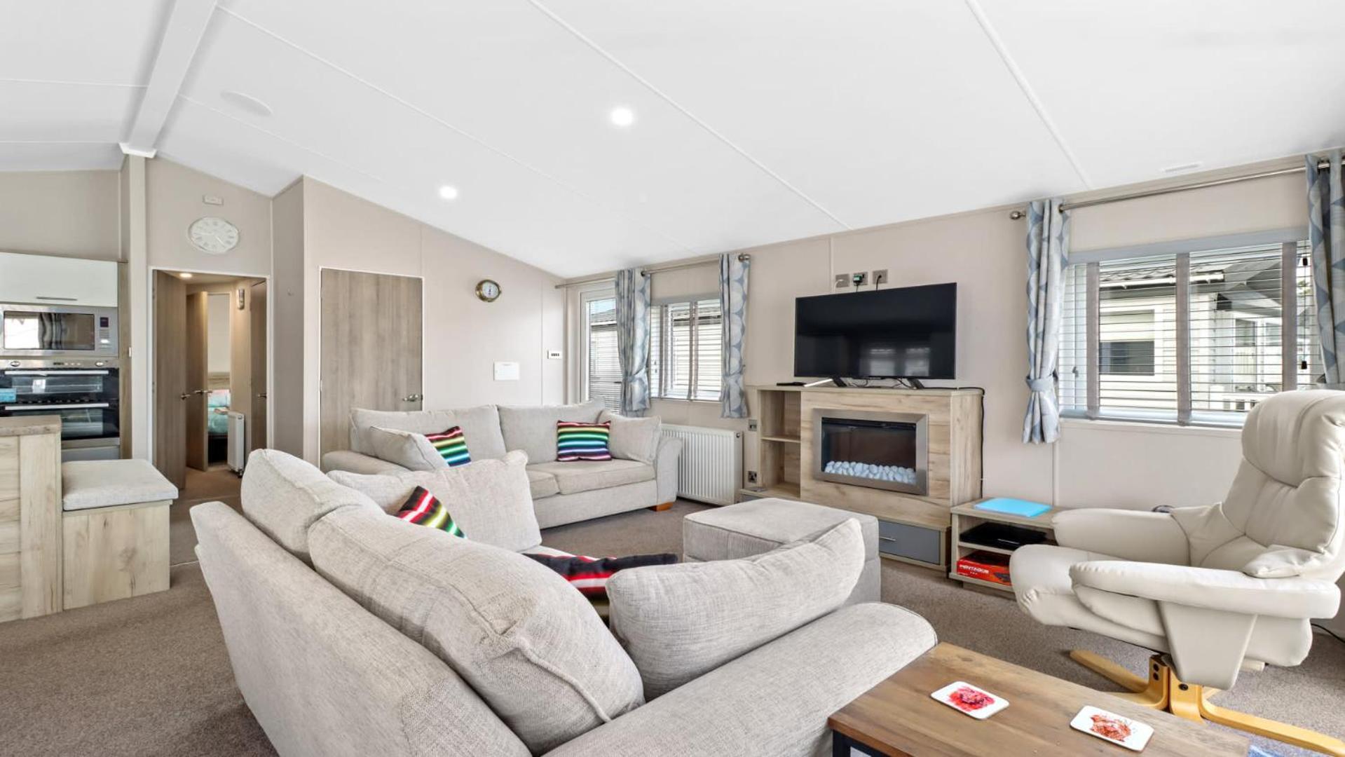 33 Beach Retreat Lodge Pevensey Bay Holiday Park view 2