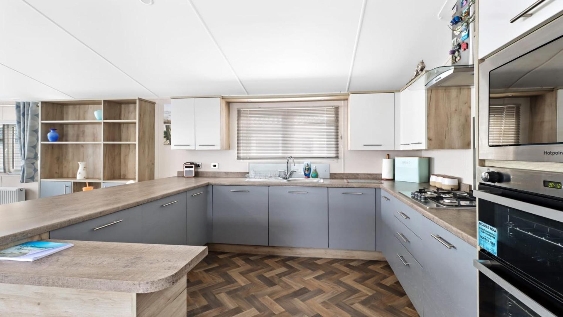 33 Beach Retreat Lodge Pevensey Bay Holiday Park view 4