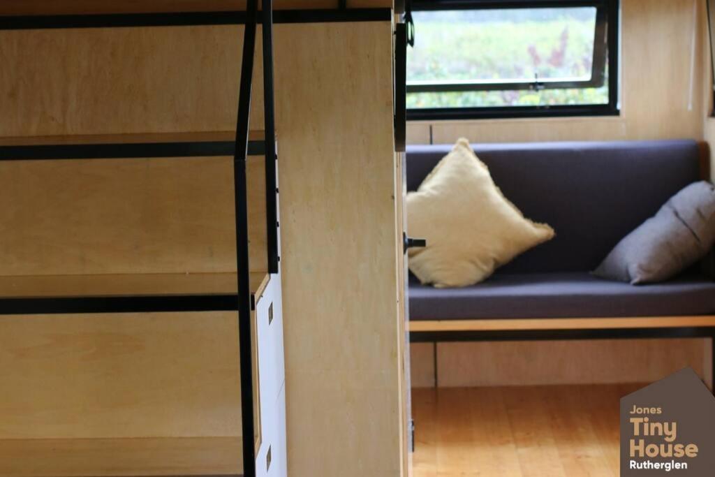 Jones Winery Tiny House on the Vineyard, Rutherglen - Off Grid