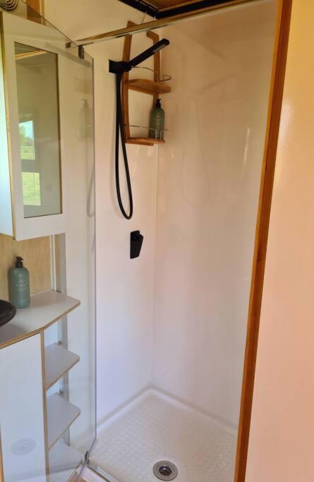 Jones Winery Tiny House on the Vineyard, Rutherglen - Off Grid