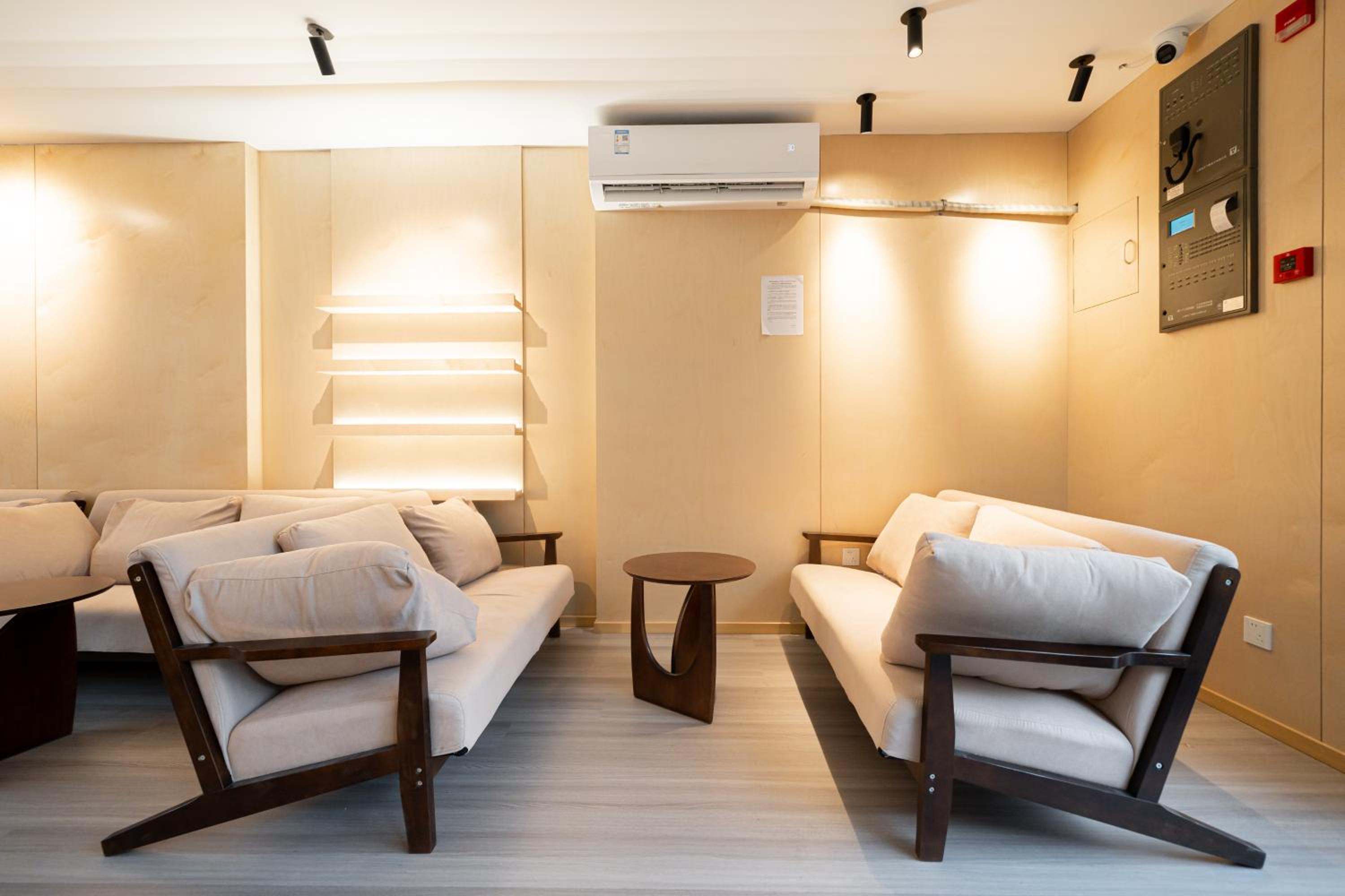 Denpa Inn - Zhenbei Subway Station Meichuan Road Pedestrian Street Branch