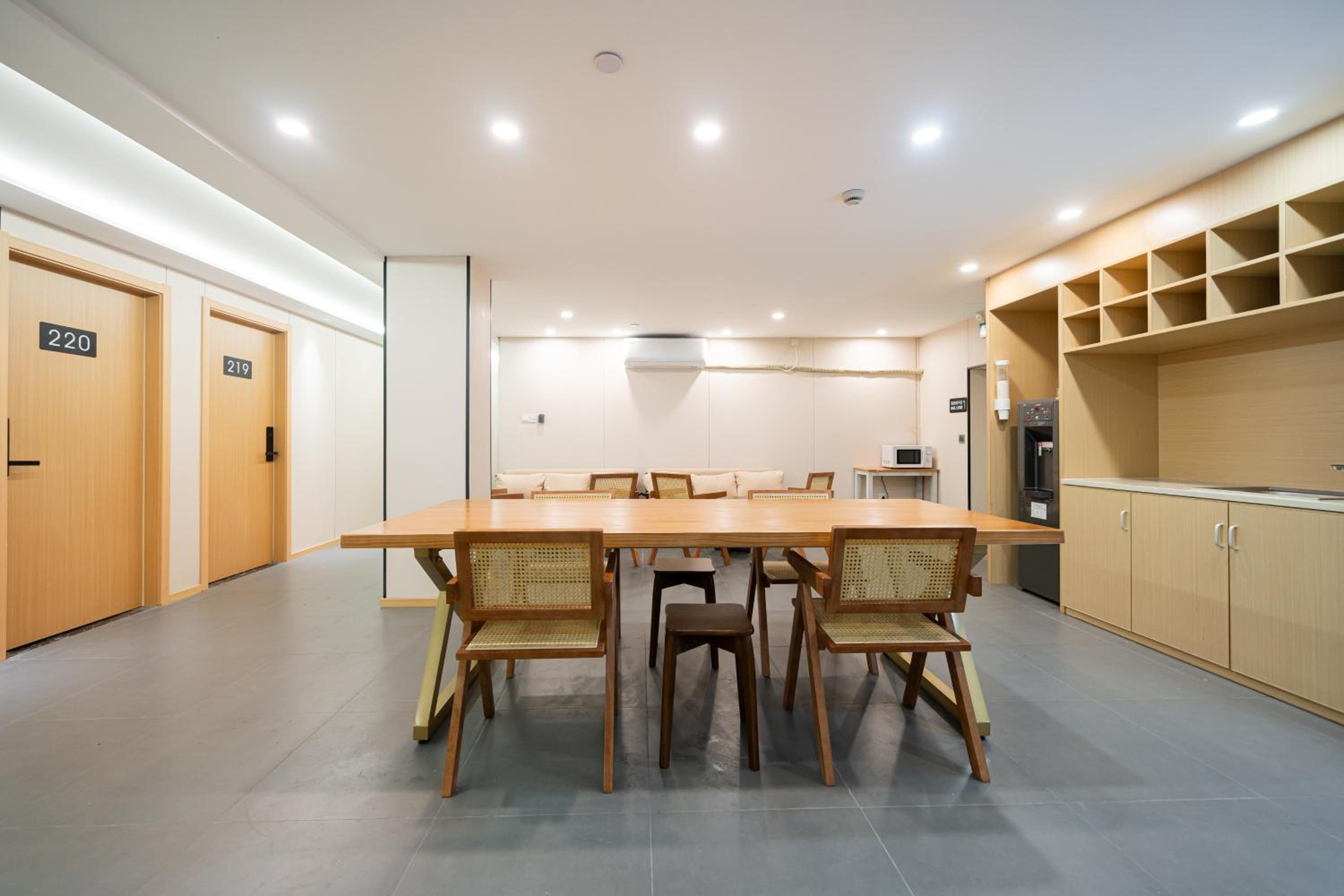 Denpa Inn - Zhenbei Subway Station Meichuan Road Pedestrian Street Branch
