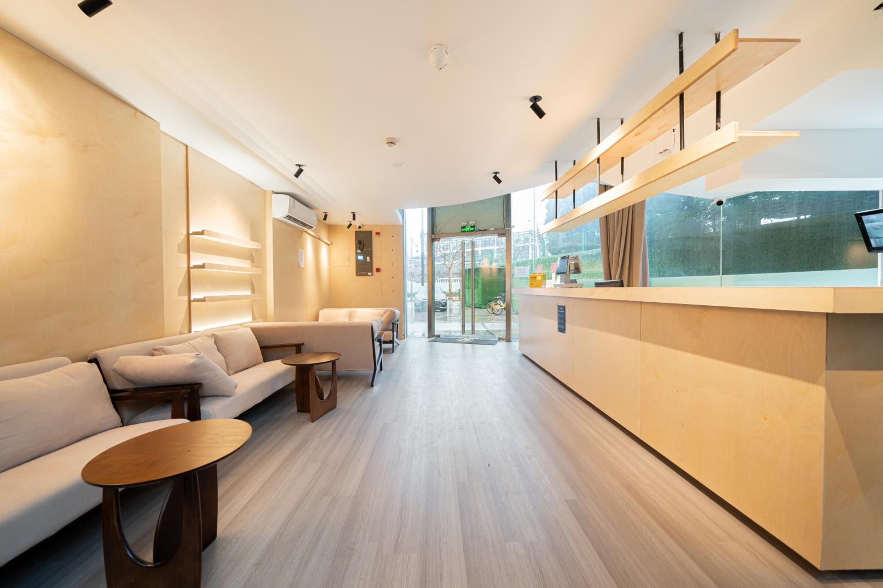Denpa Inn - Zhenbei Subway Station Meichuan Road Pedestrian Street Branch