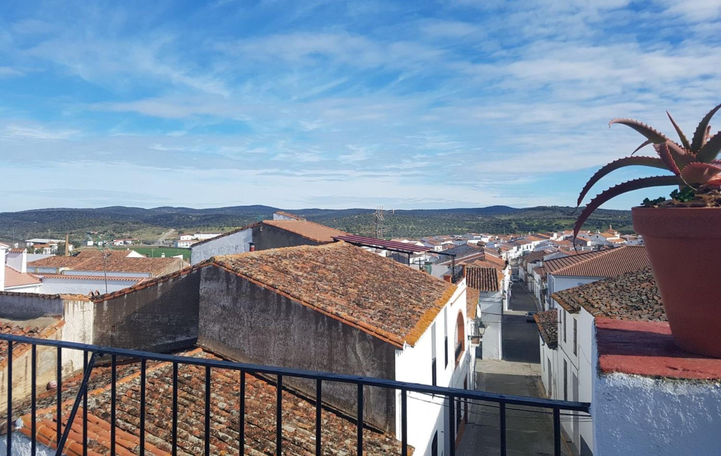 Charming house with mountain view in Encinasola, fireplace