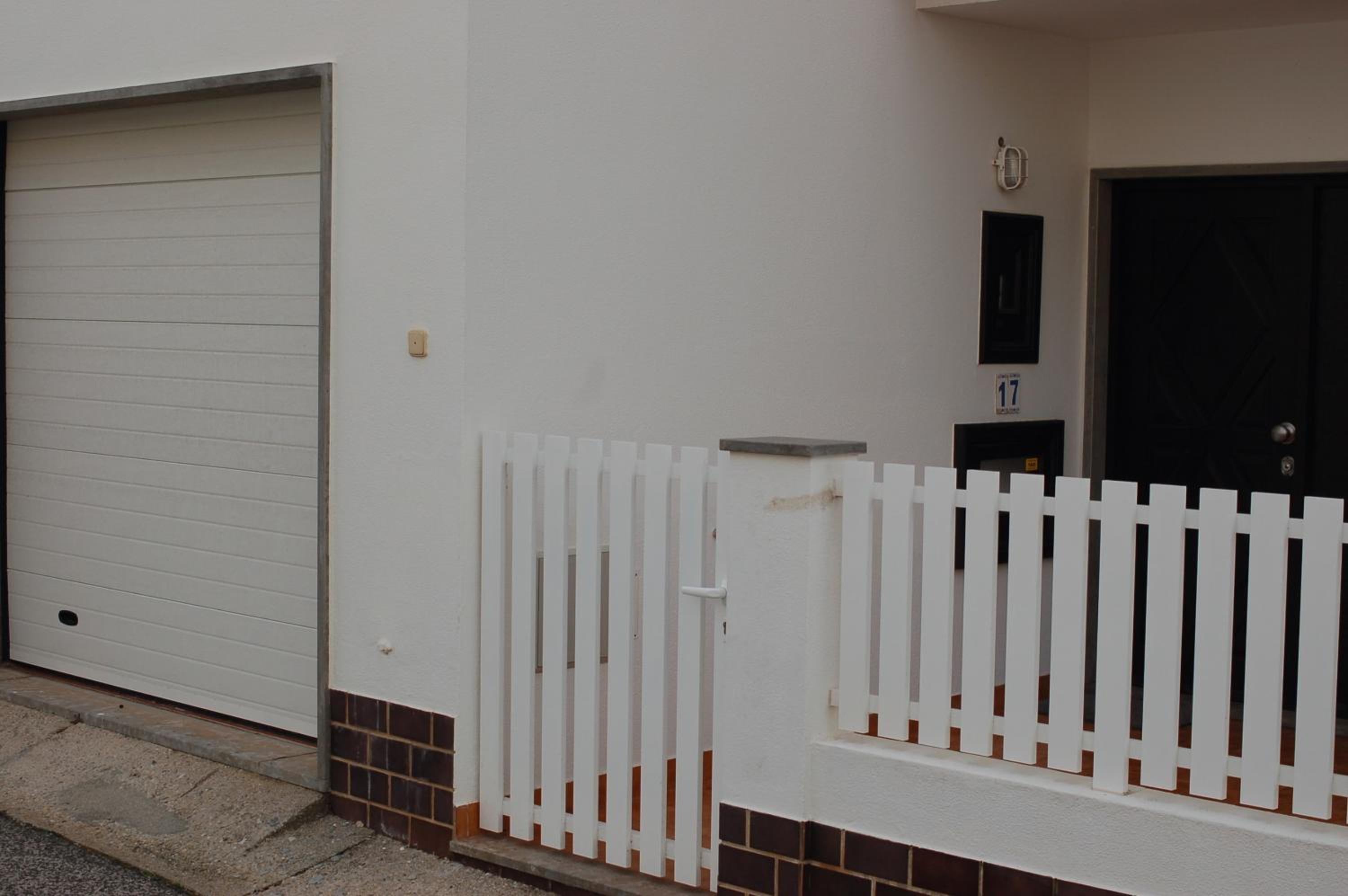 Family house with sea view in A dos Cunhados