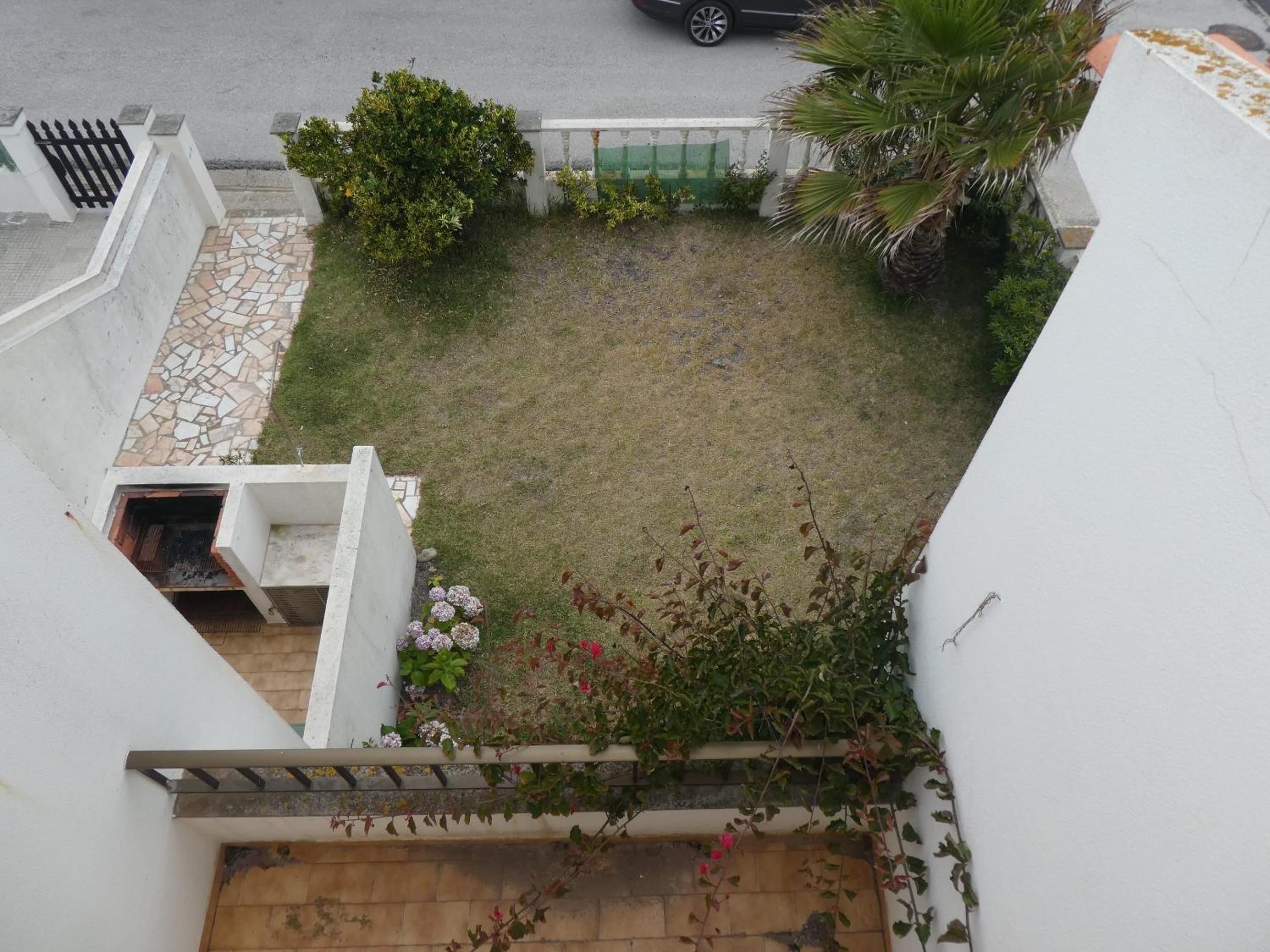 Family house with sea view in A dos Cunhados