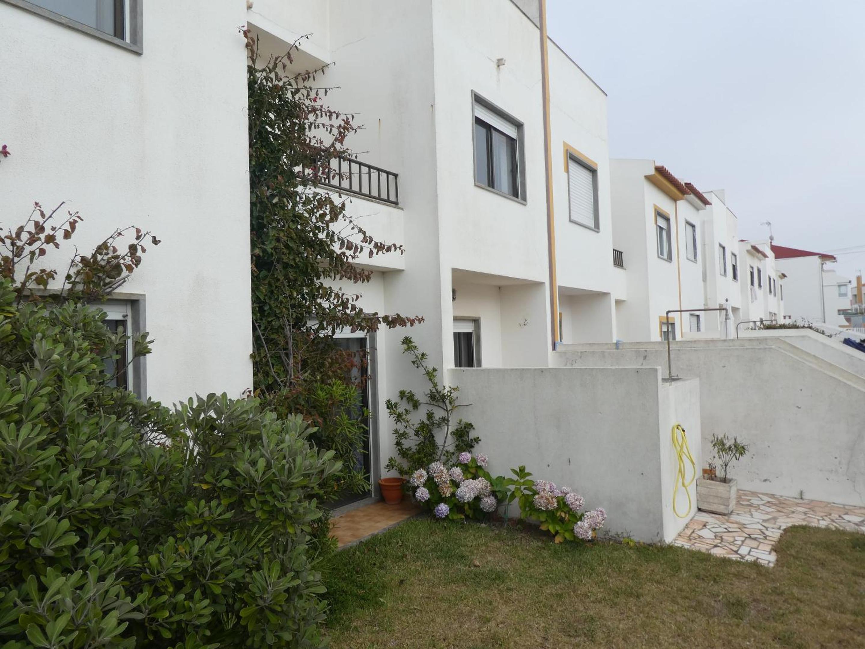 Family house with sea view in A dos Cunhados