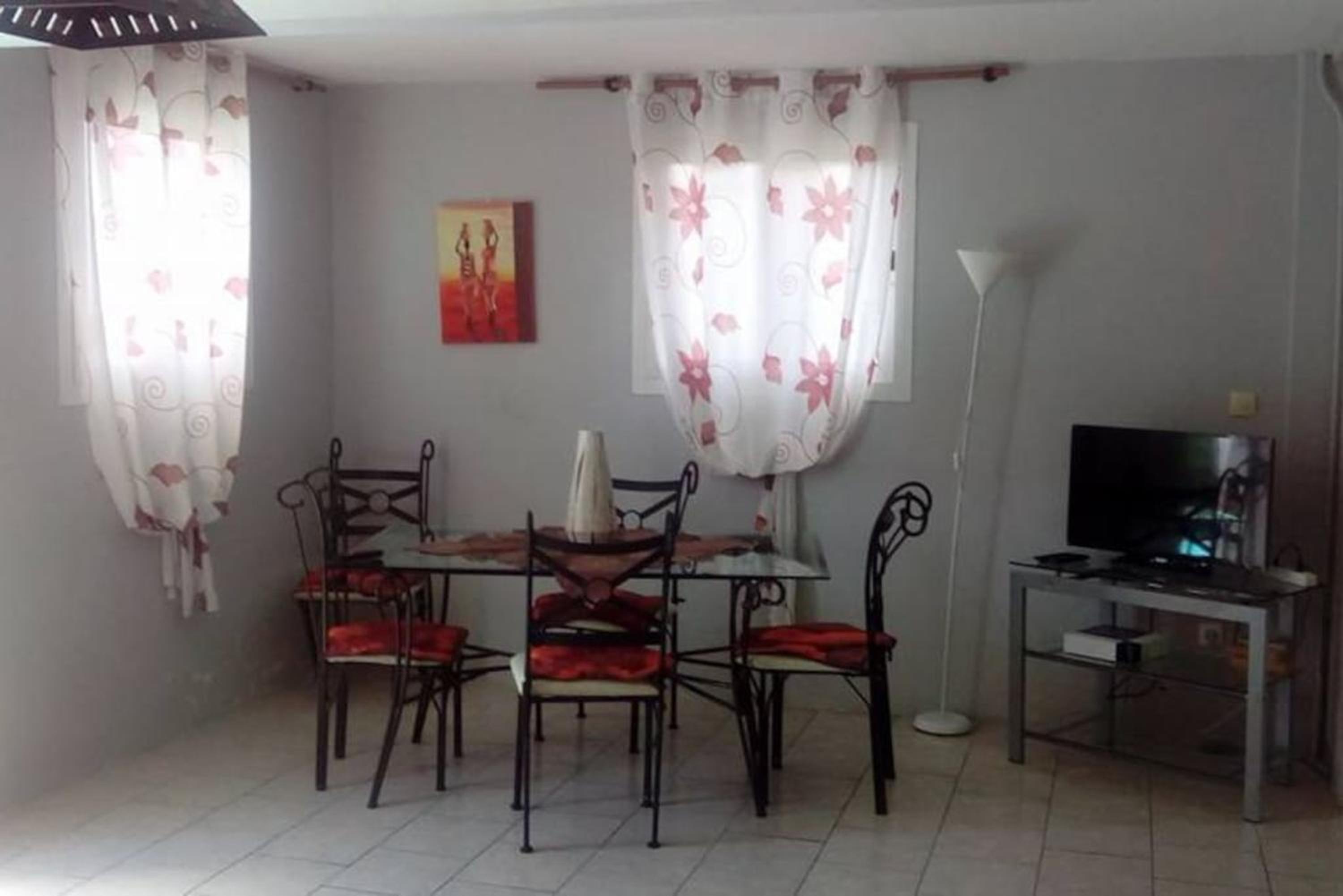 Appartement moderne a Schoelcher 40 m² avec piscine partagee view 2