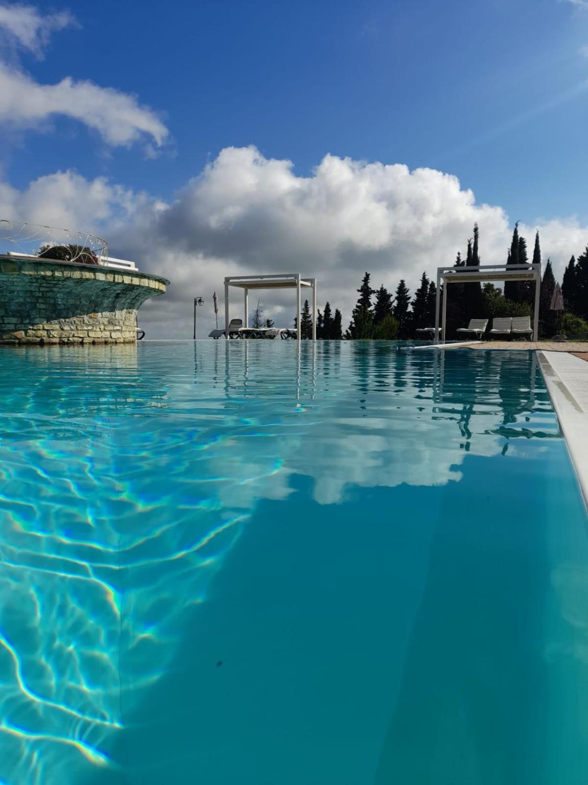 Villa Le Polle di Meletro - Exclusive Tuscan Villa with Private Pool & Panoramic Glass Sauna