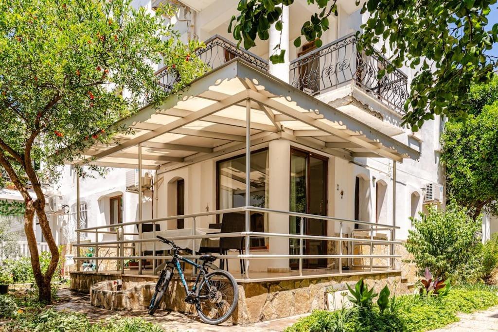 Phokaian flat by the sea view 3