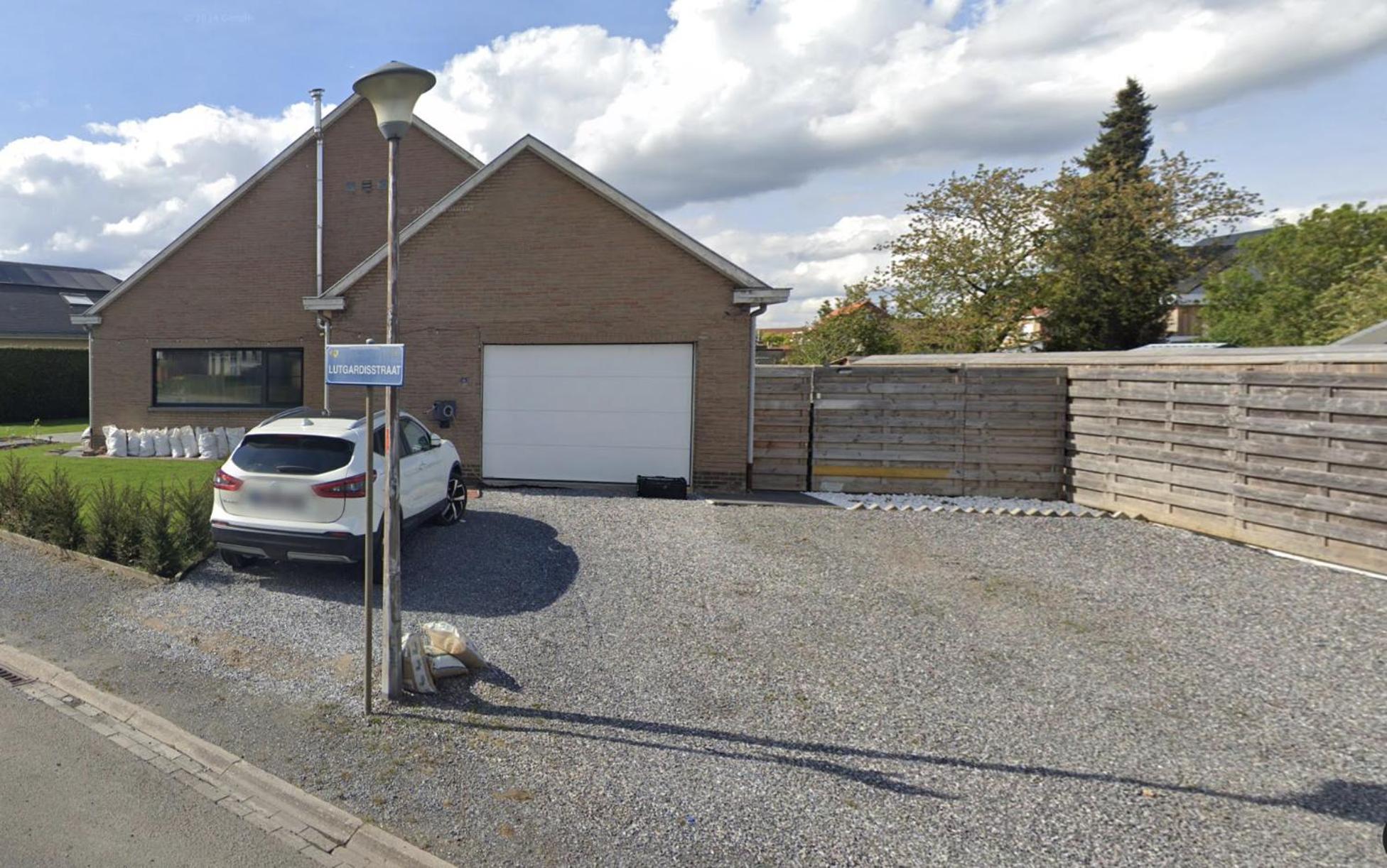 Homeawayhome - Peaceful home close to Airport with parking