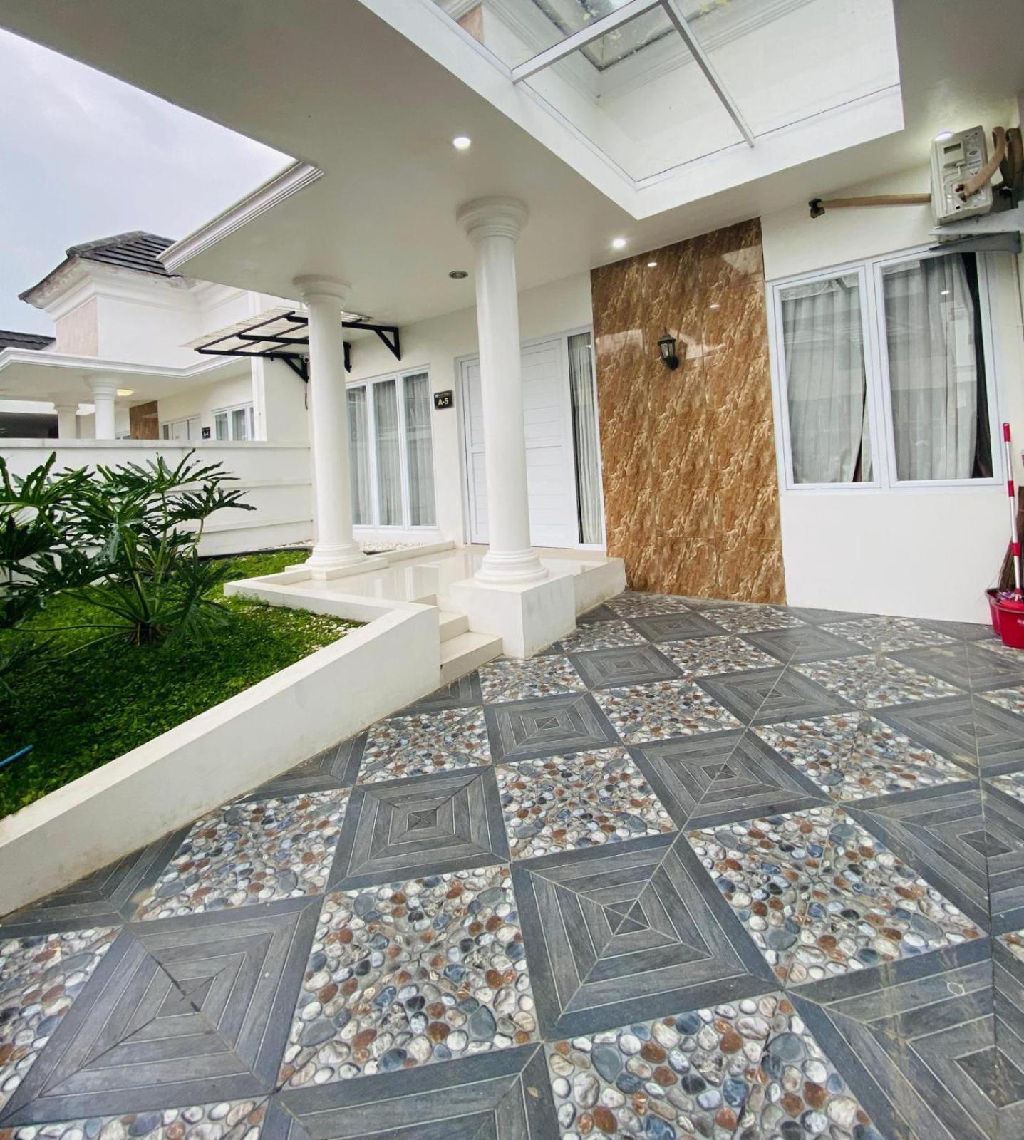 Lulu's Guest House view 3