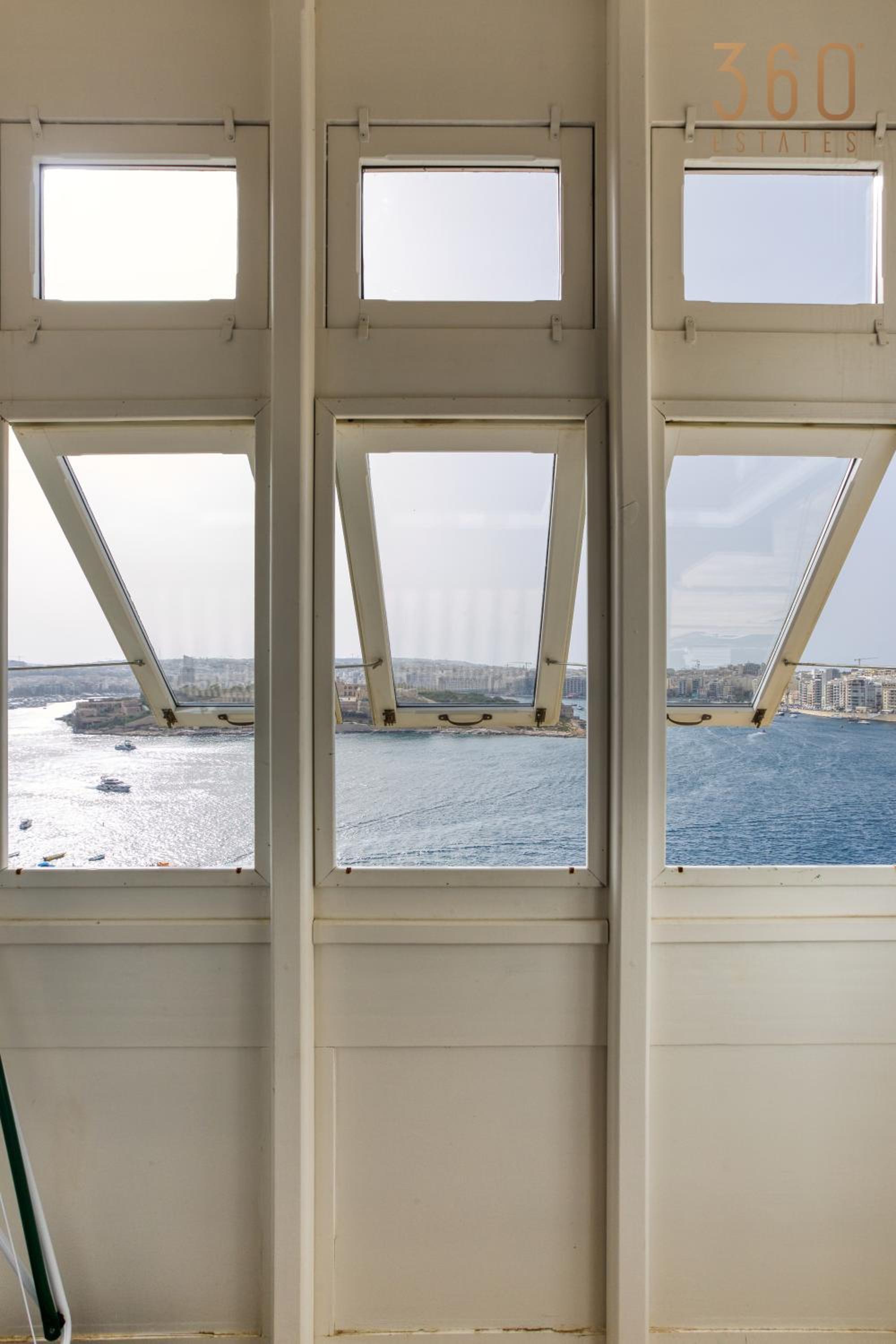 Valletta Postcard Penthouse by 360 Estates view 3