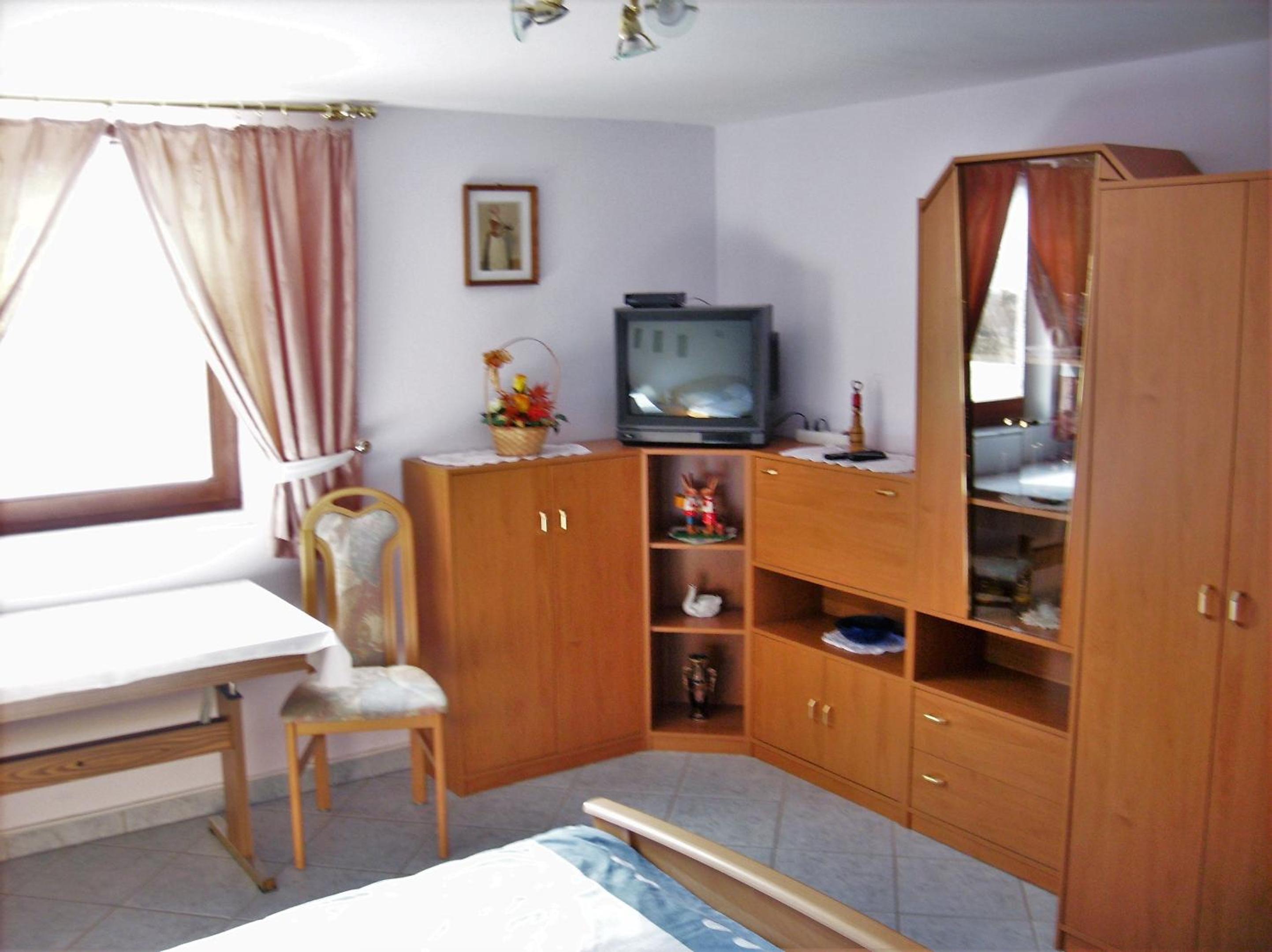 Comfortable apartment in Obernaundorf with shared pool, 45m²