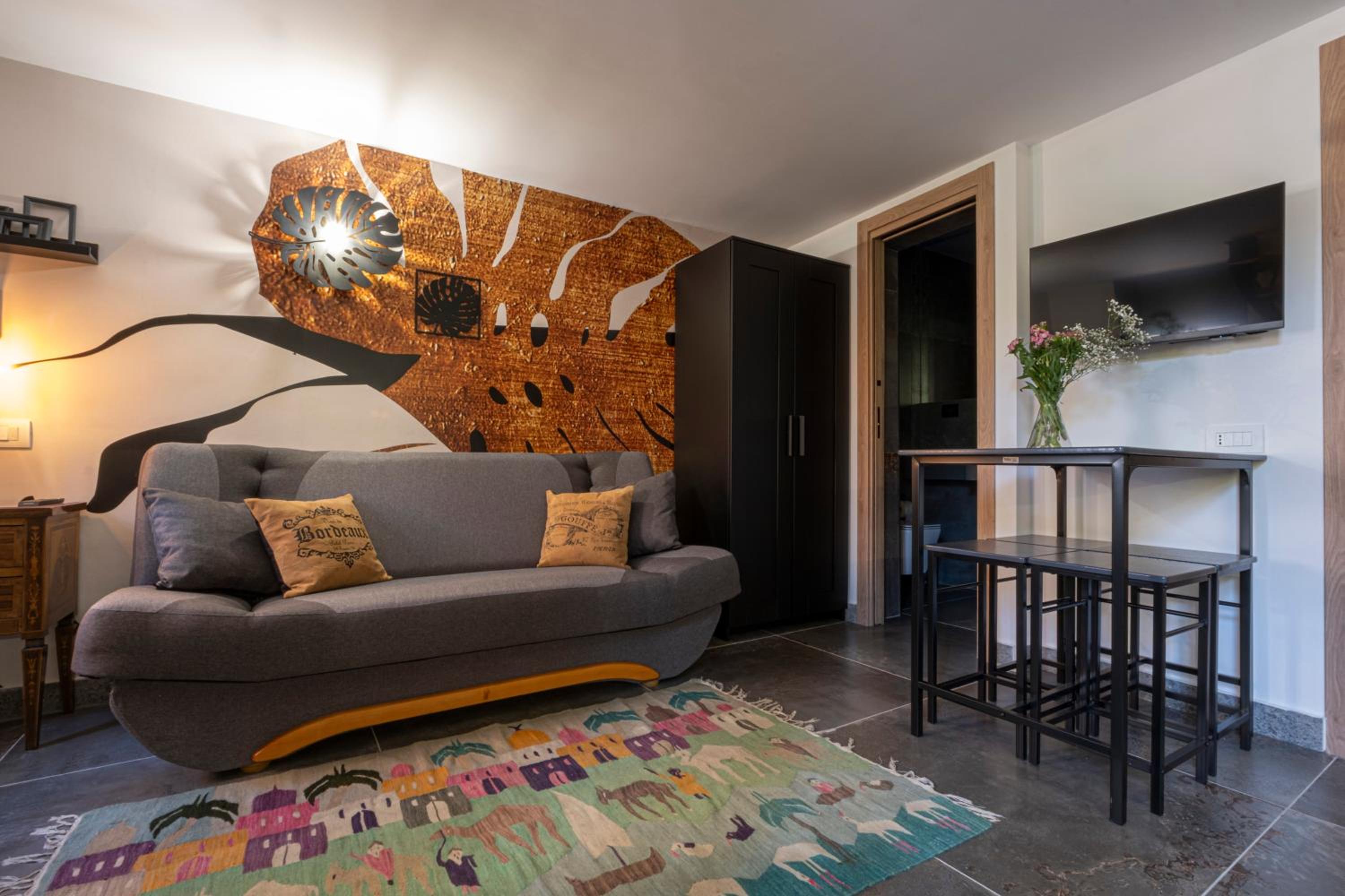 Vatican Boutique Apartment with large Terrace