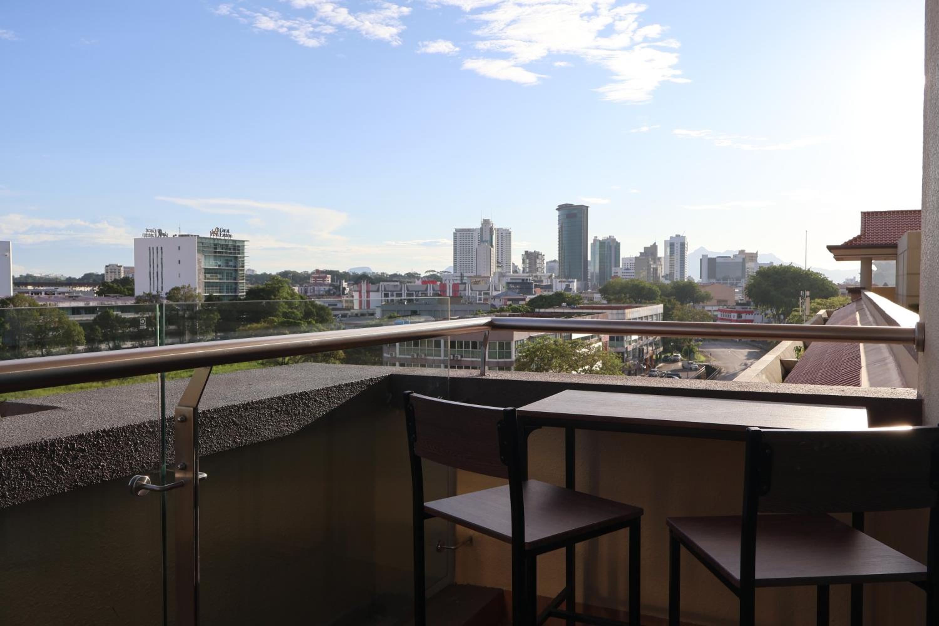 KuchingCity - Snuggle - Sunset City View w Balcony photo 4