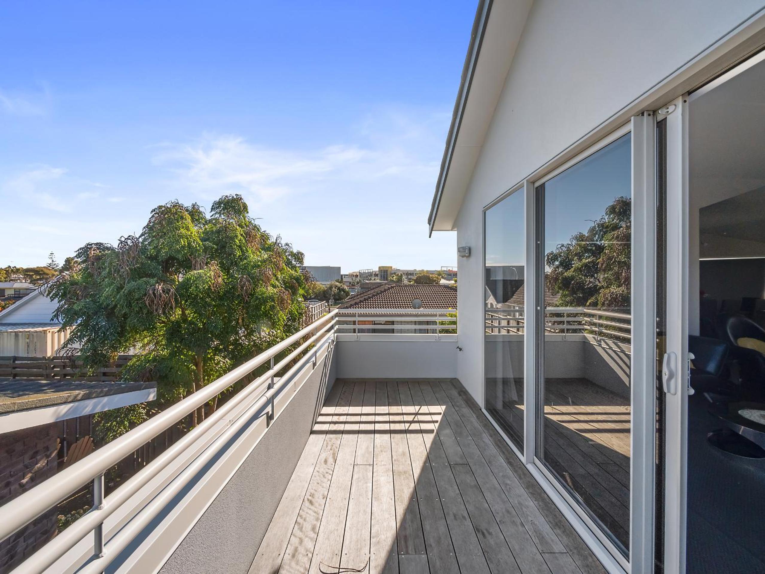 Endless Summer - Mount Maunganui Holiday Home view 4