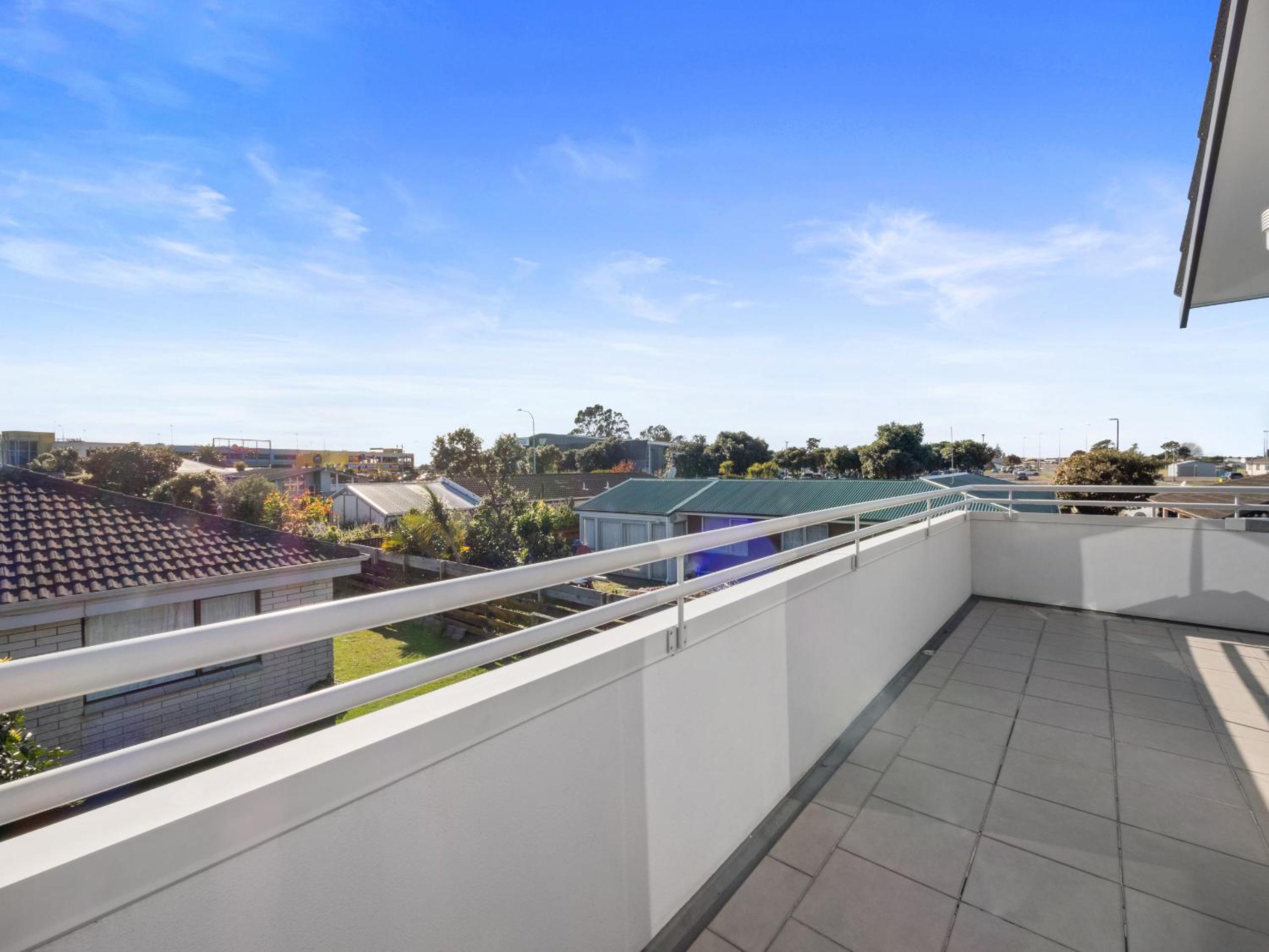 Endless Summer - Mount Maunganui Holiday Home view 5