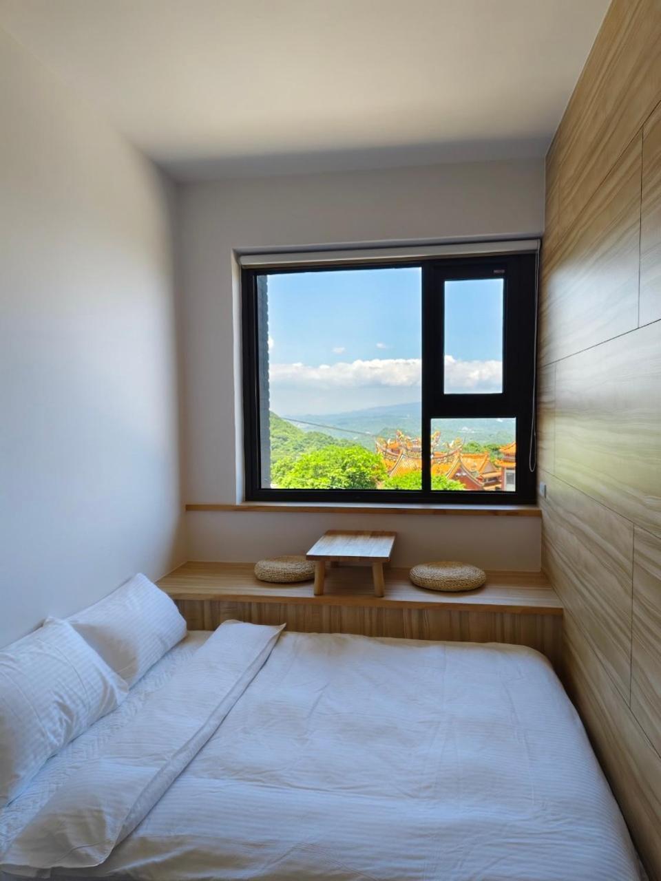Jiufen Mountain Stay