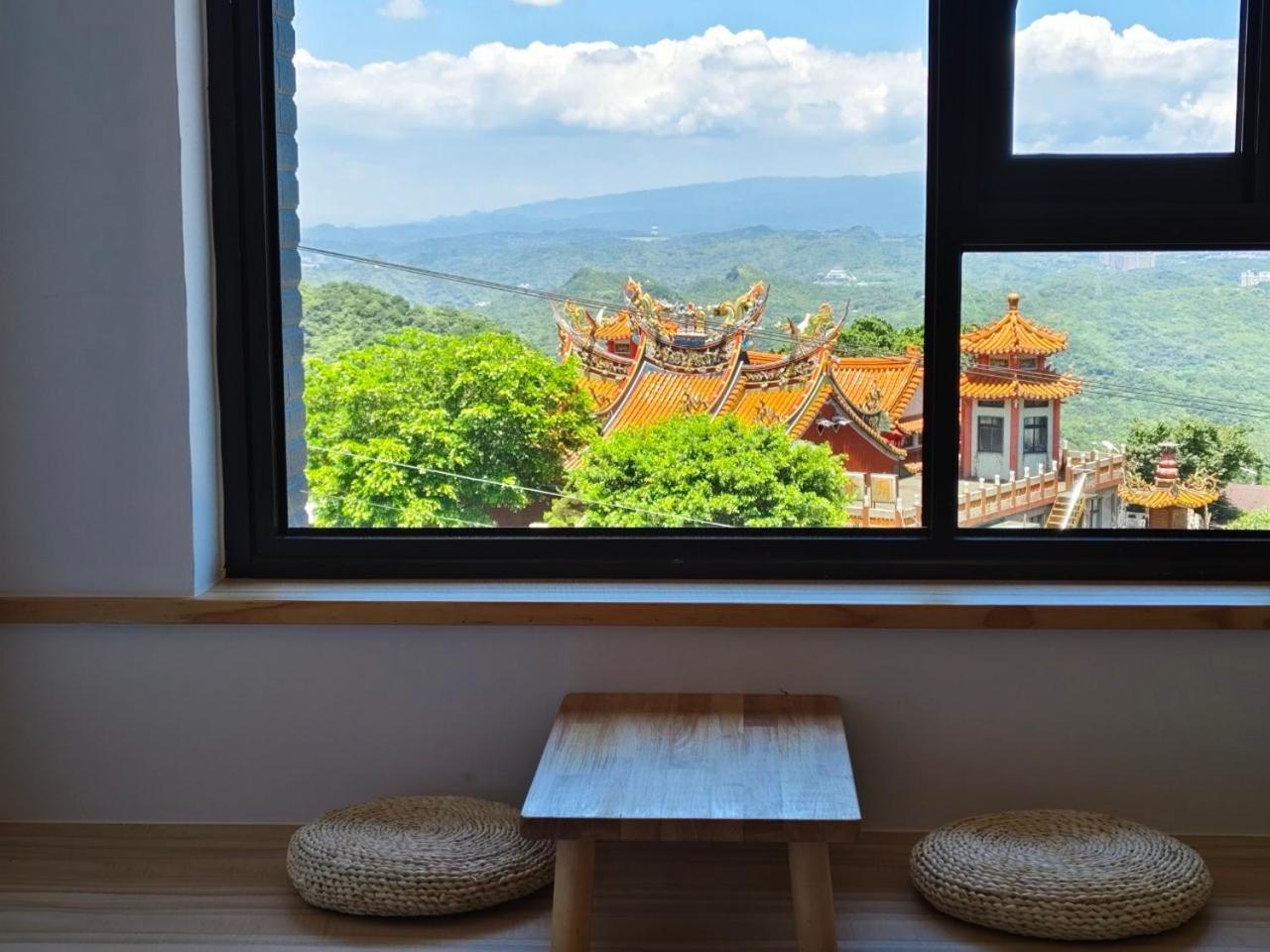 Jiufen Mountain Stay