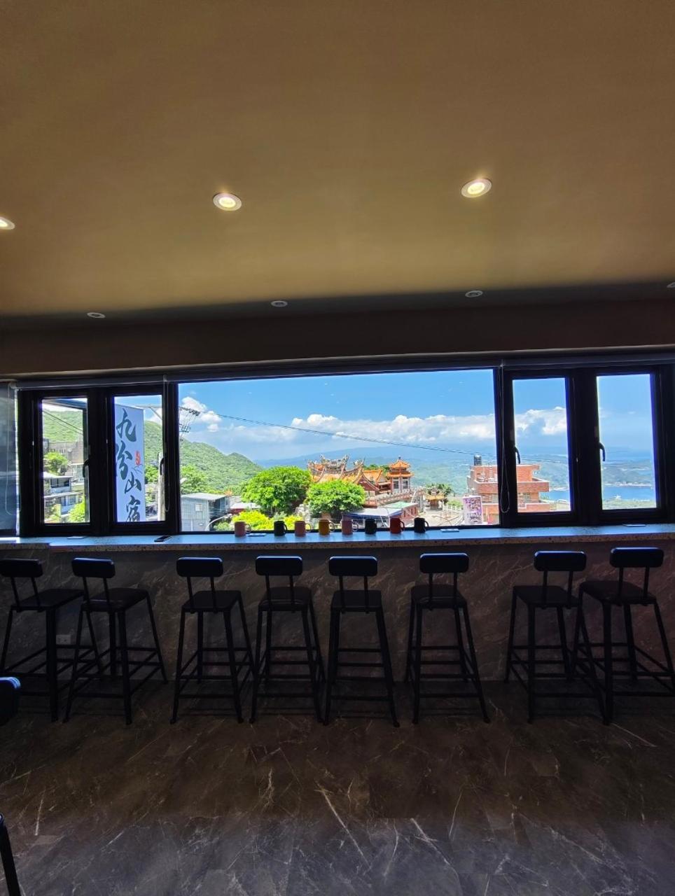 Jiufen Mountain Stay