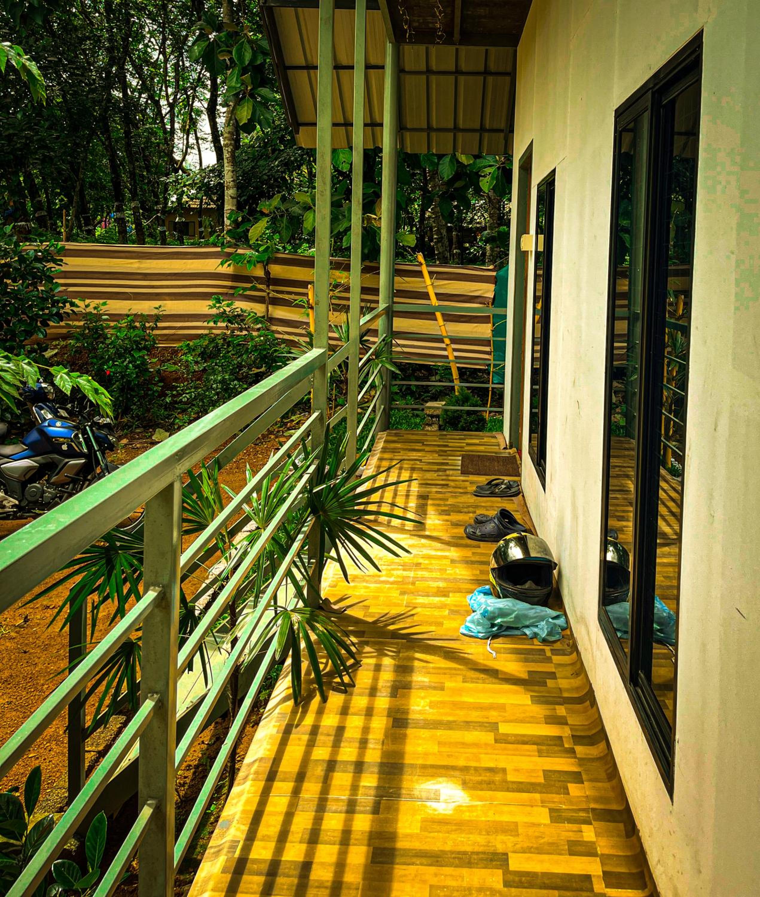 DAFFODILS villa