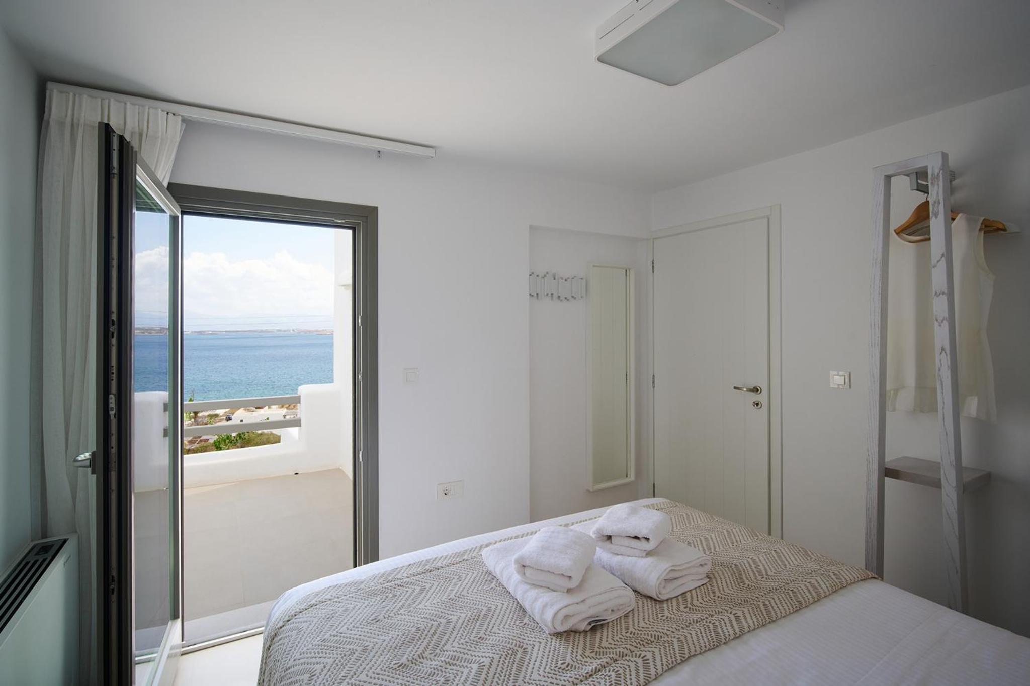 Kymo Luxury Suites Paros
