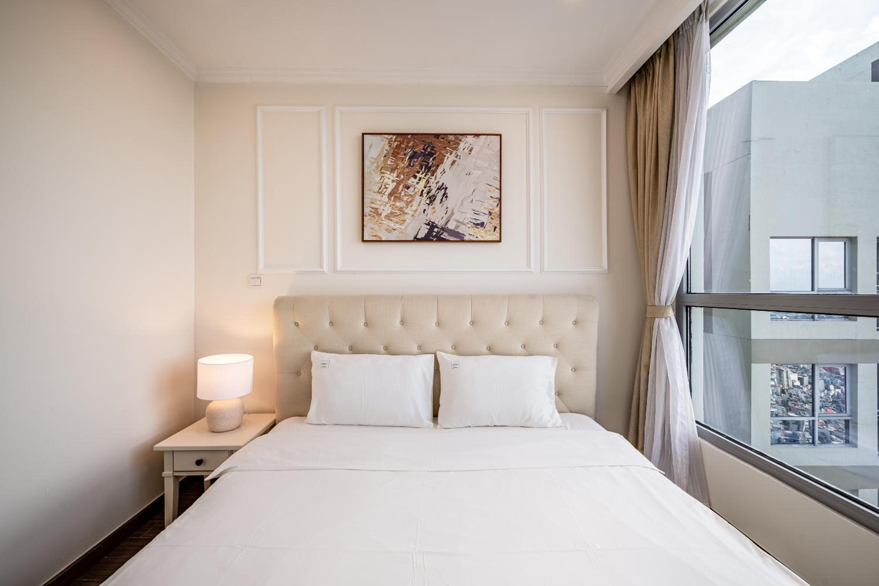 CR Concept Serviced Apartment - Vinhomes and Landmark 81