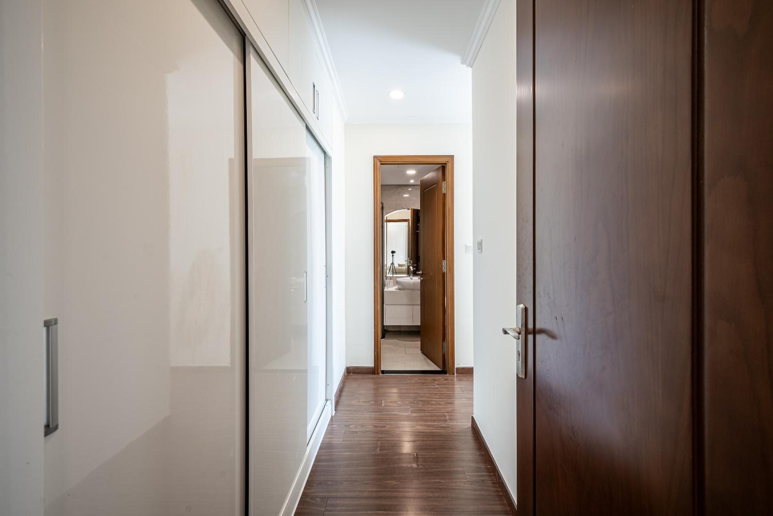 CR Concept Serviced Apartment - Vinhomes and Landmark 81